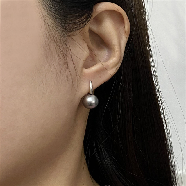 VOTUM Tahitian Gray Pearl Earring Hoops
