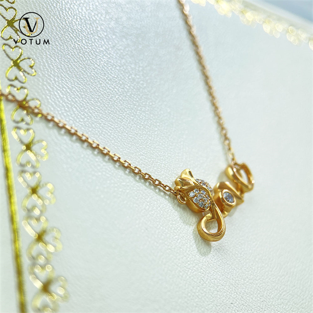 VOTUM Love Flower Shape Diamonds Chain Neckalce Gift for Girl