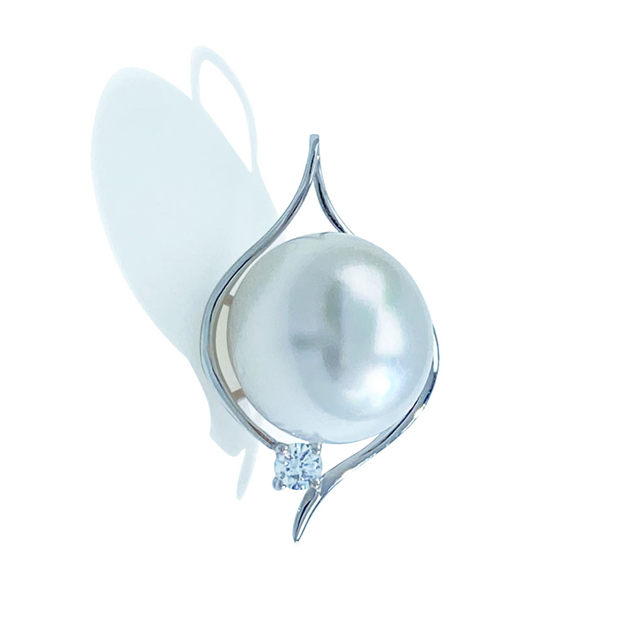 11-12mm Cultured White Pearl Charm Pendant with Natural Sapphire Stone