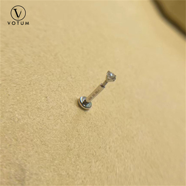 VOTUM K Gold Piercing with Moissanite Stone
