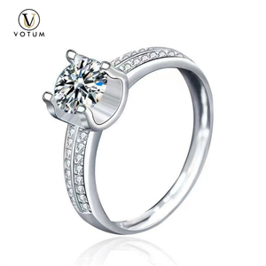 Votum Factory Wholesale 1carat Moissanite Sparking Diamond 925 Sterling Silver Ring with 18K Gold Plated Engagement Wedding Jewellery Accessories Fine Jewelry